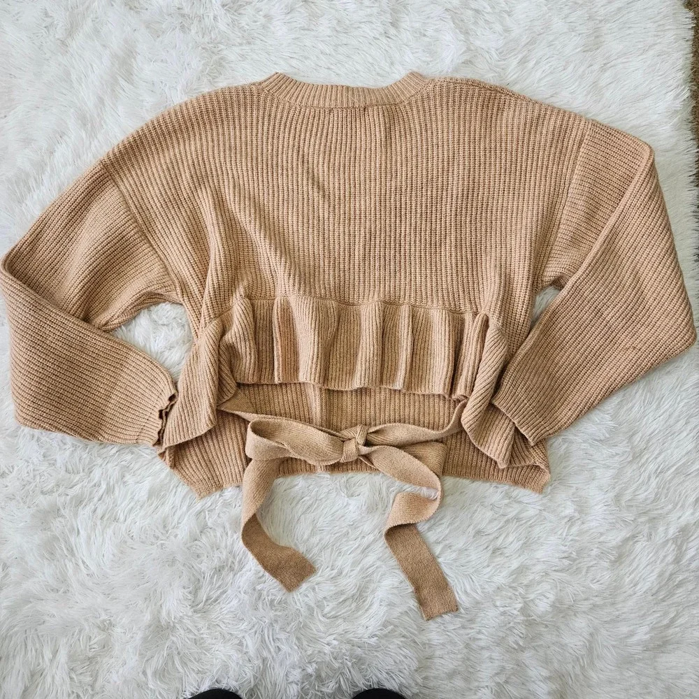 Lumiere Women's Beige Tie Back Ruffle Crewneck Long Sleeve‎ Sweater. Size L